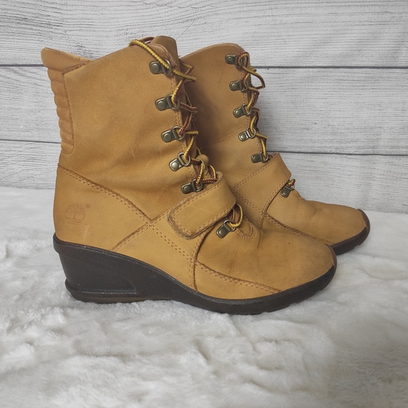 Shoes - Timberland women's boots - 6.5